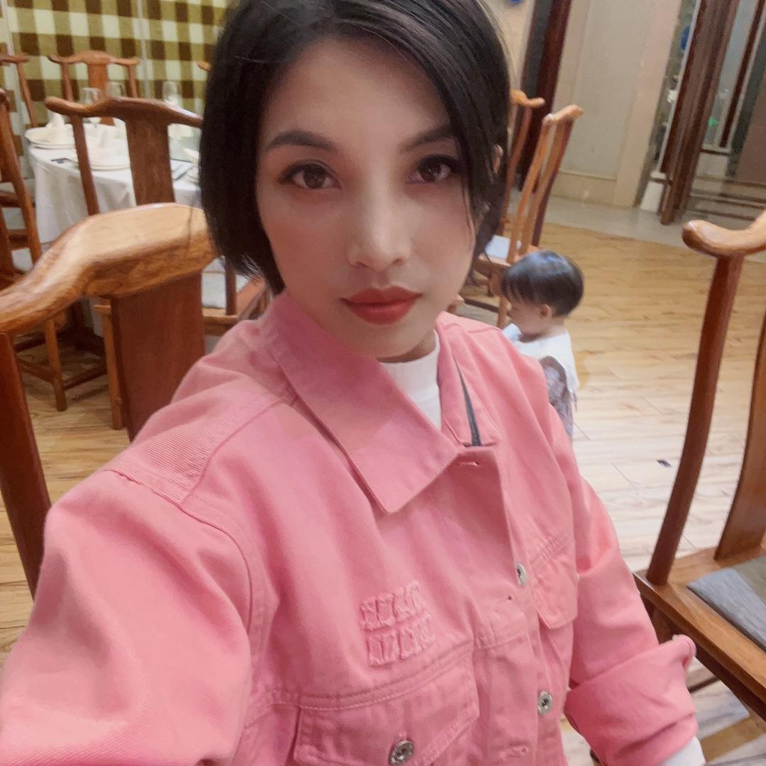 车车小姐姐