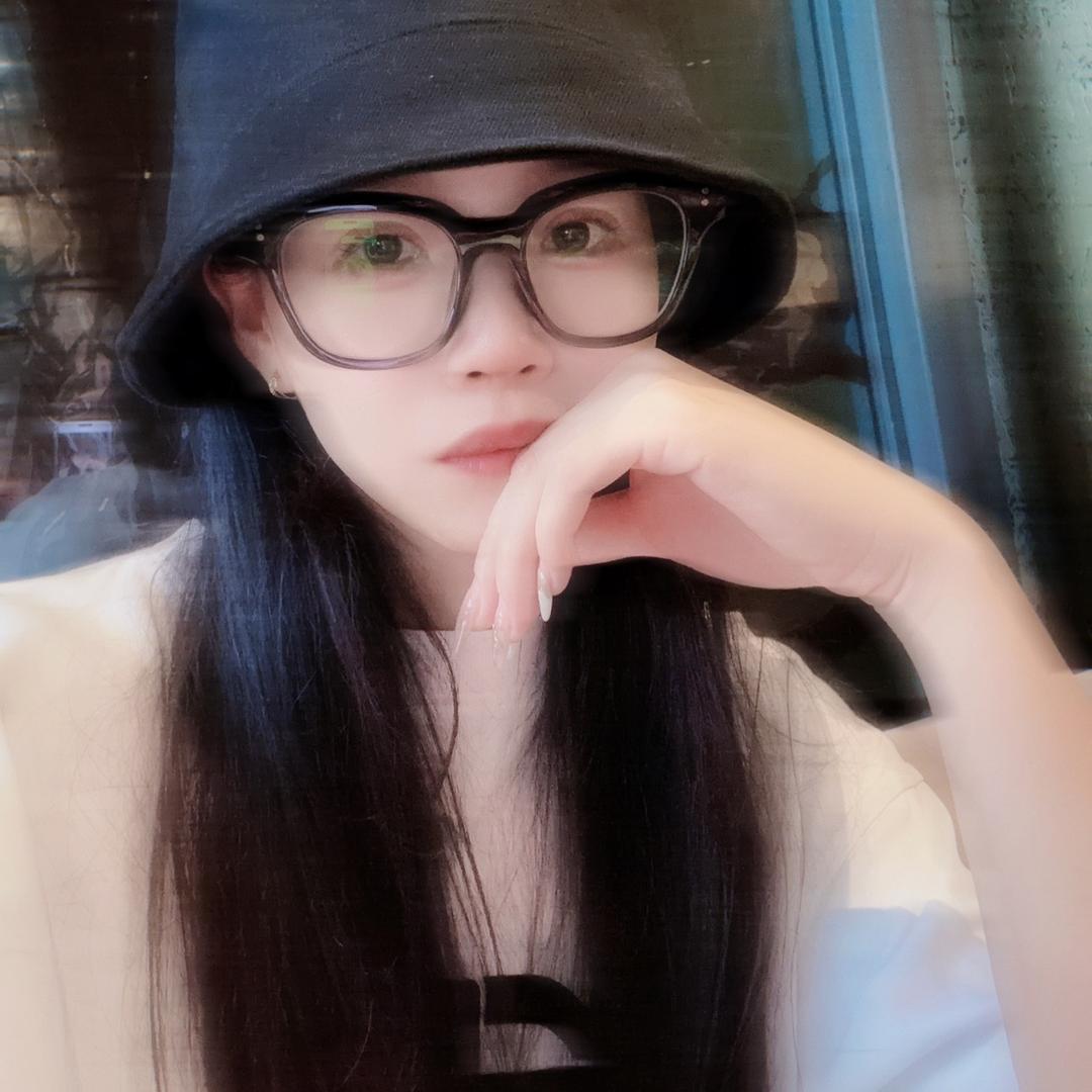 薇薇ᵕ̈
