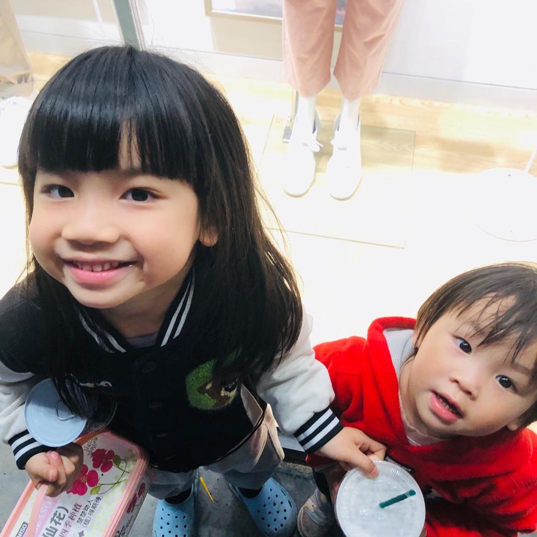 潼妍童语