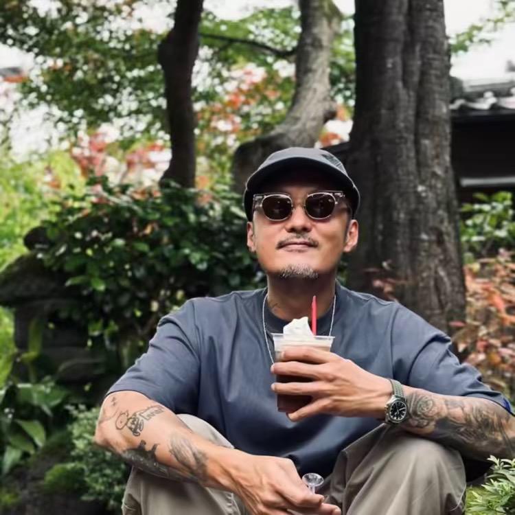 、 、