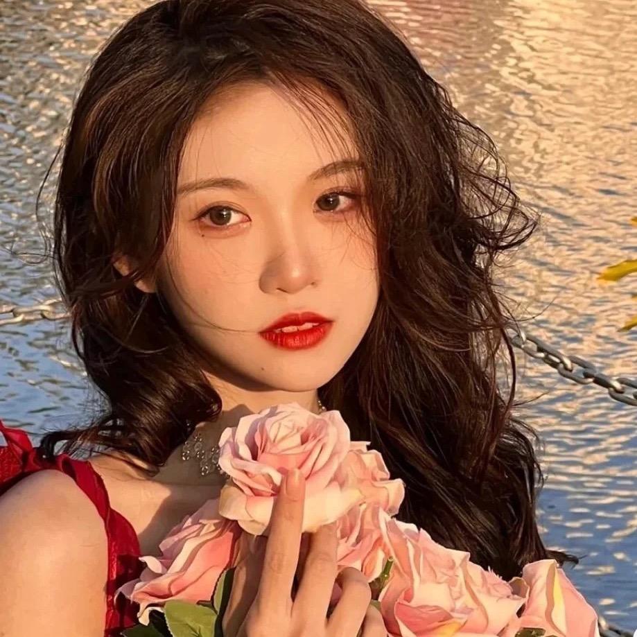 偏爱草莓熊🐻‍❄️