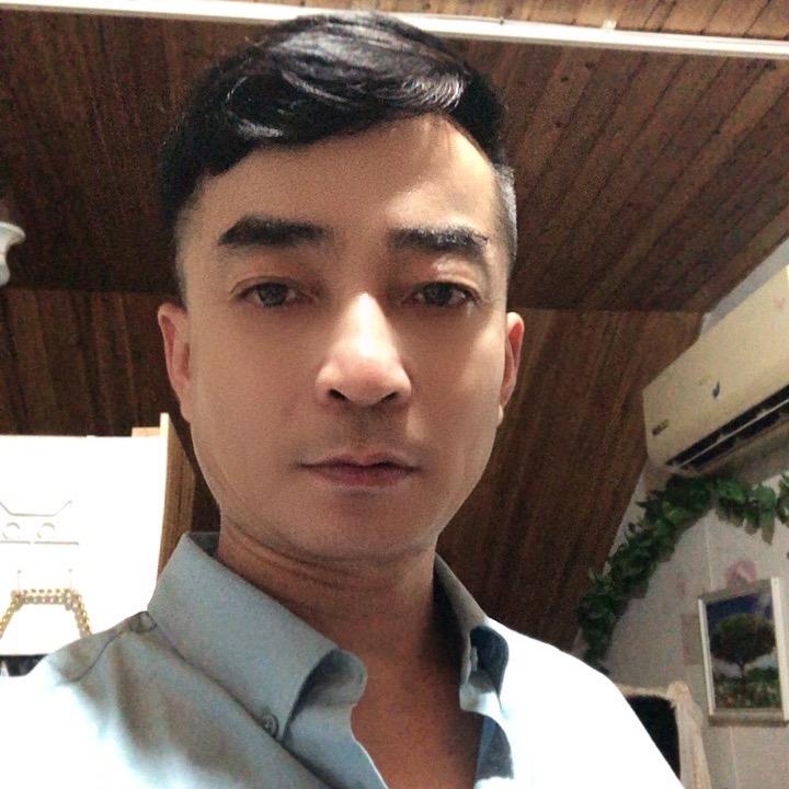 骑着黑马的伯爵