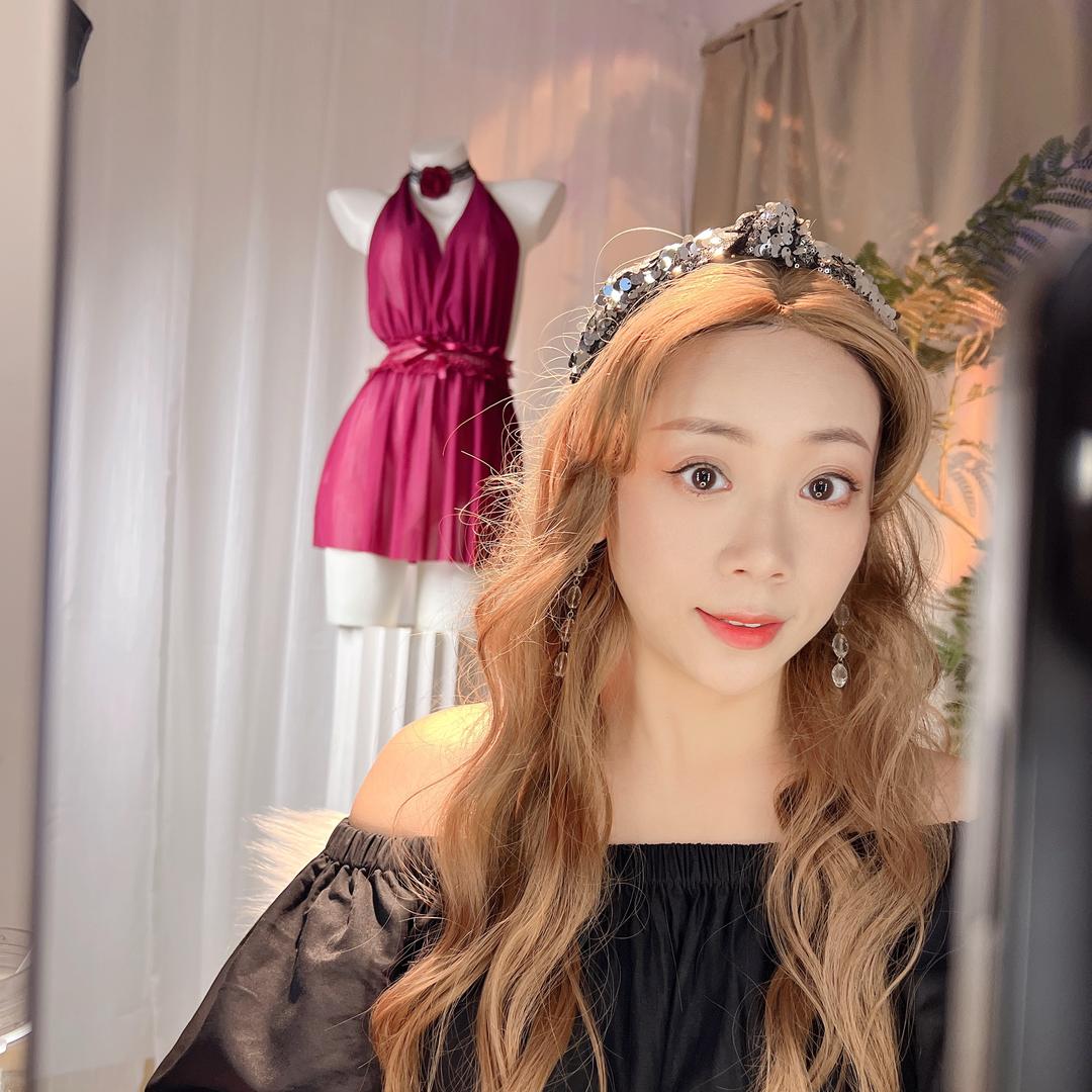 爱撩人的小野猫