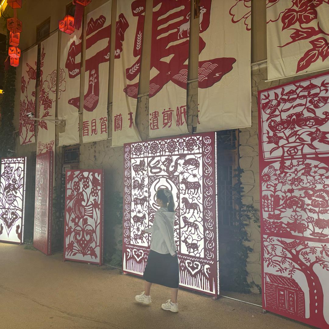 捧一束野菊.