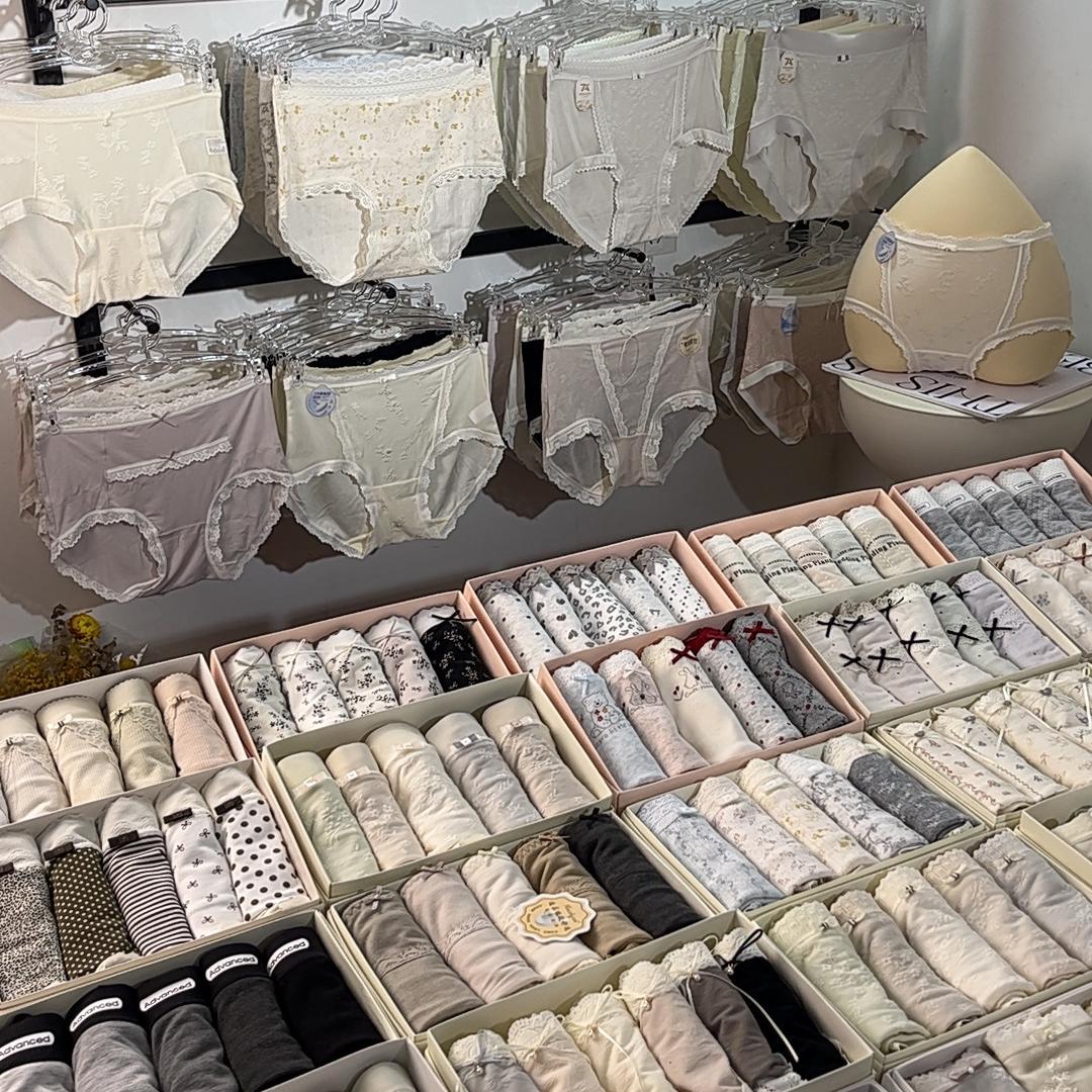 四季青朵拉服饰商行