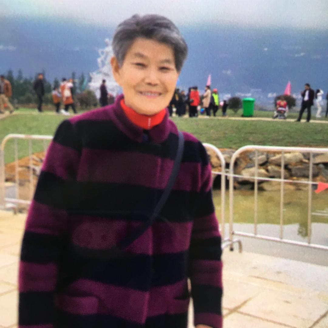 四零后的李老太太