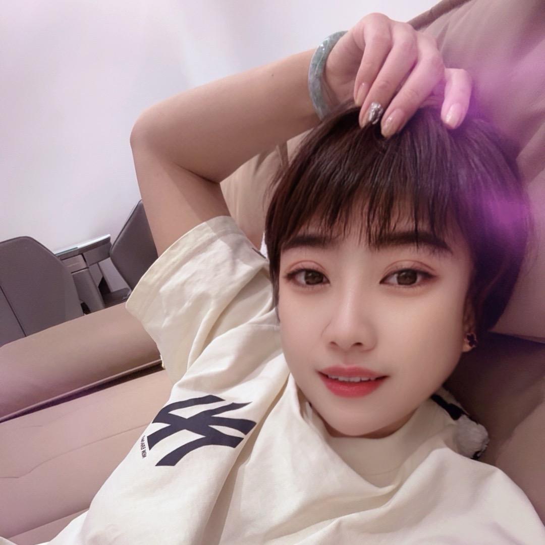 @玲
