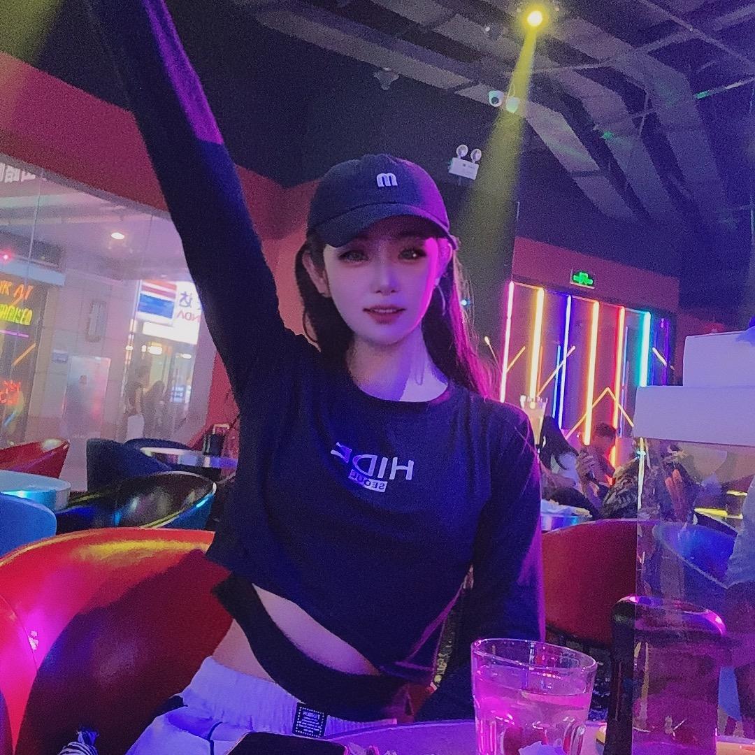 梁  宇💫
