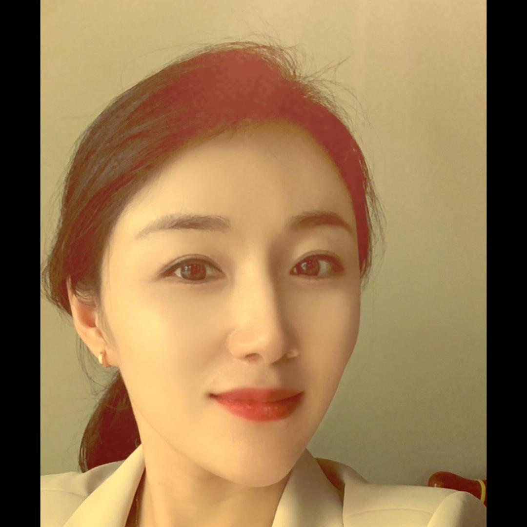 路通载货车 任琳