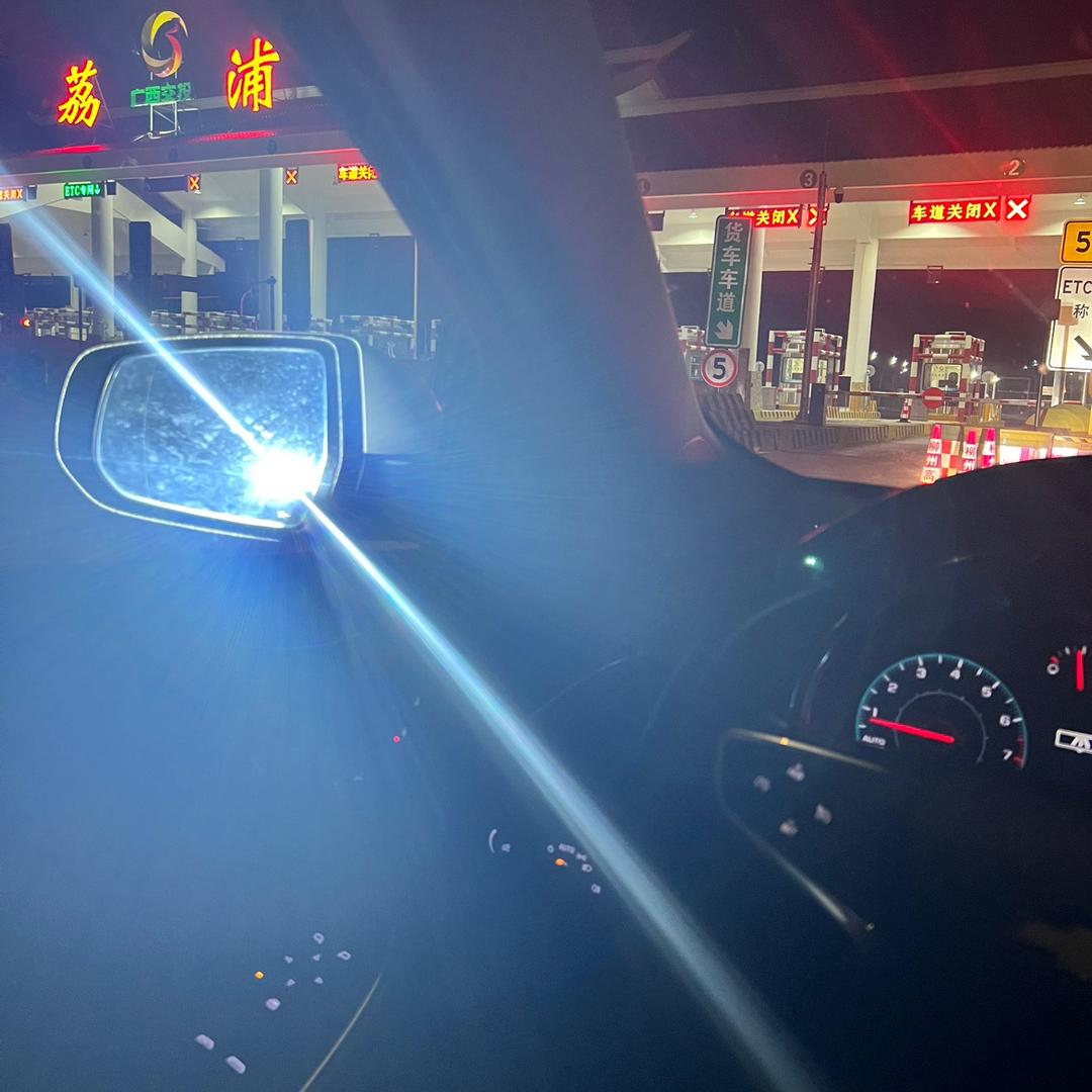 张爱玲曾经说过：爱笑的人运气永远不会太差