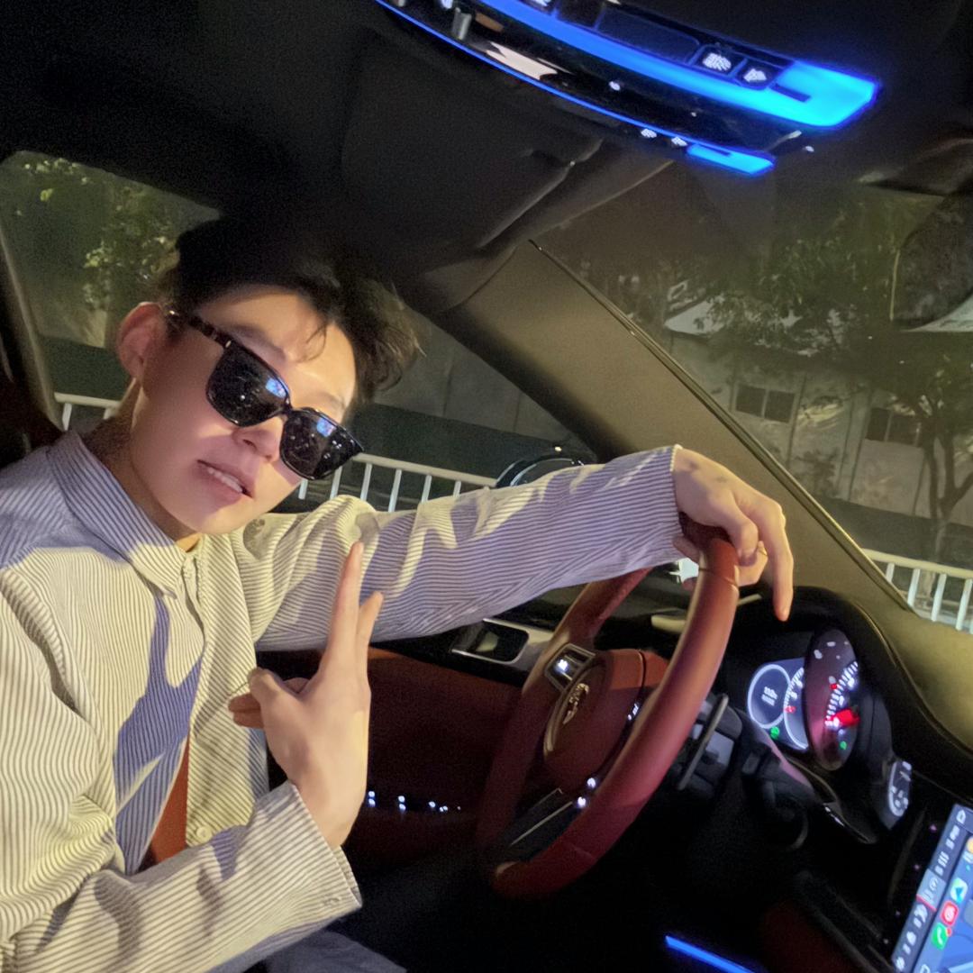 卷毛男装2