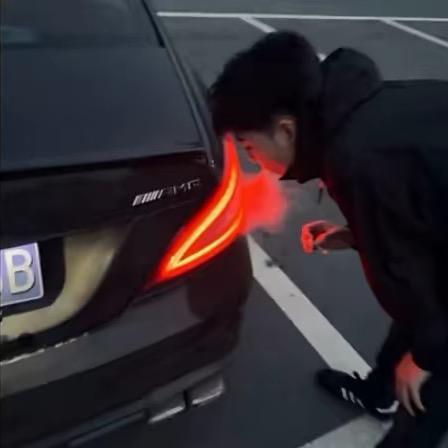在机场等船