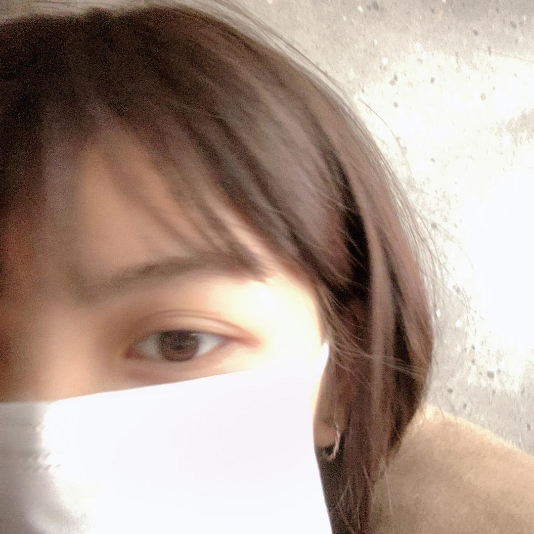 如花爱抠鼻头像