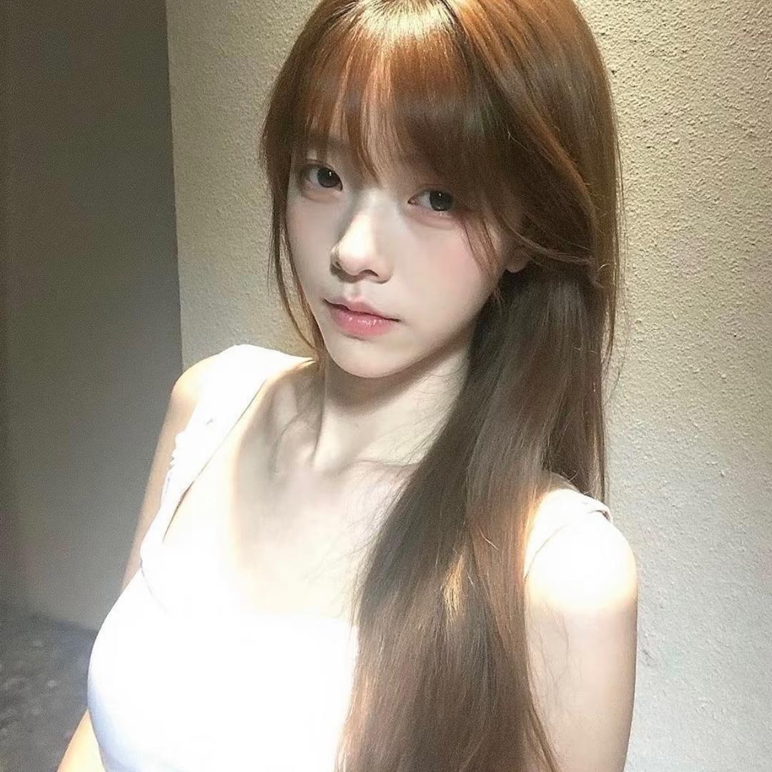 冷冰冰.