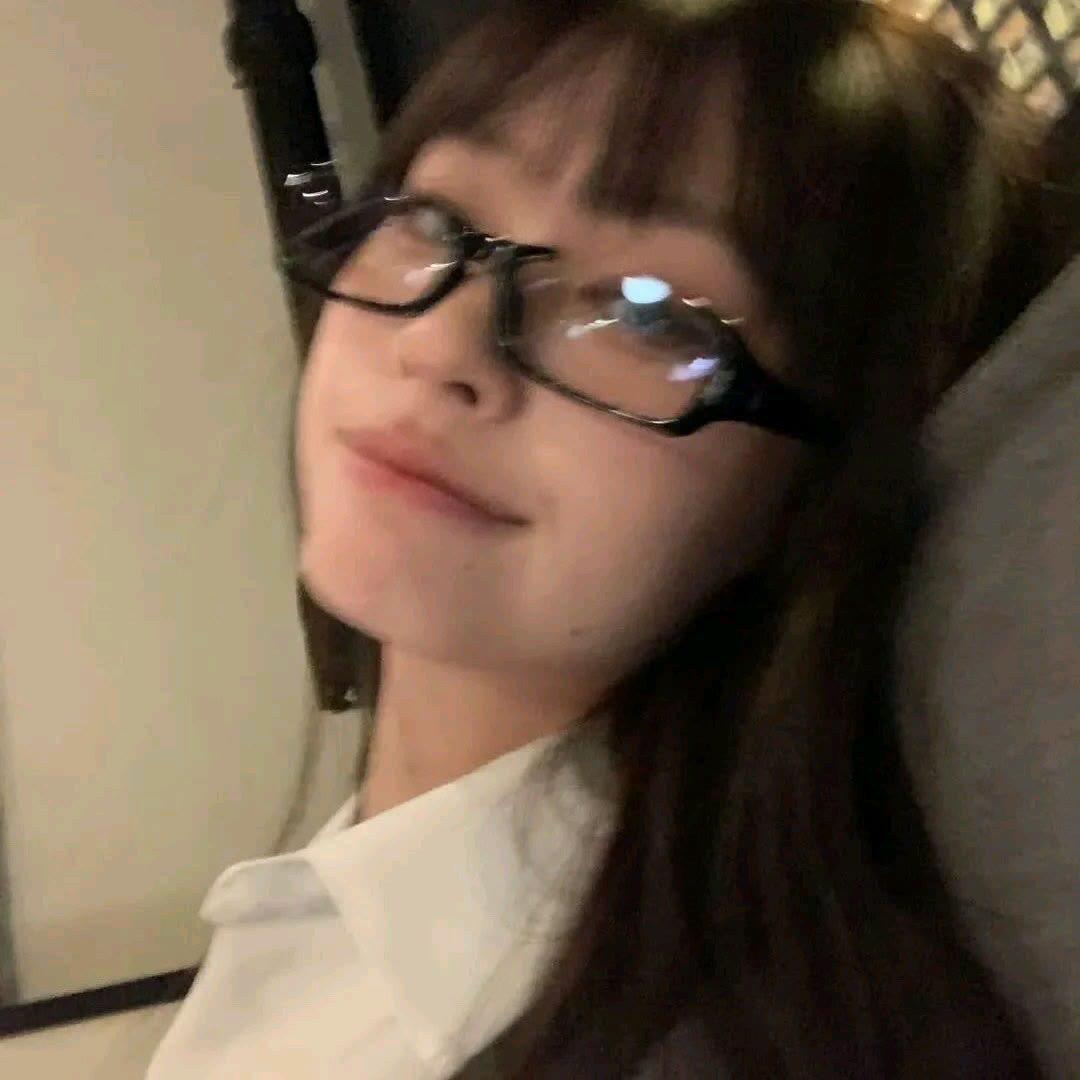 L.🦋
