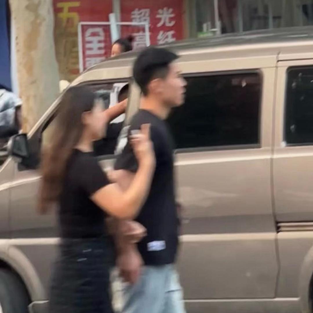 圆滚滚的大胃袋