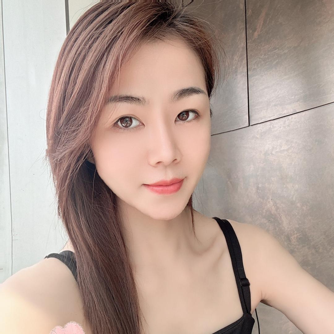 何小姐