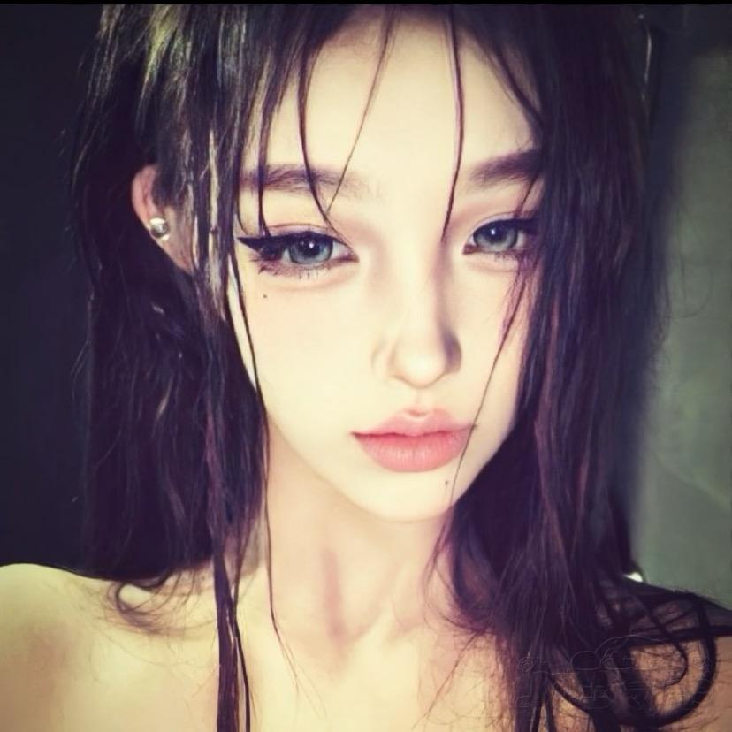 腼腆小美
