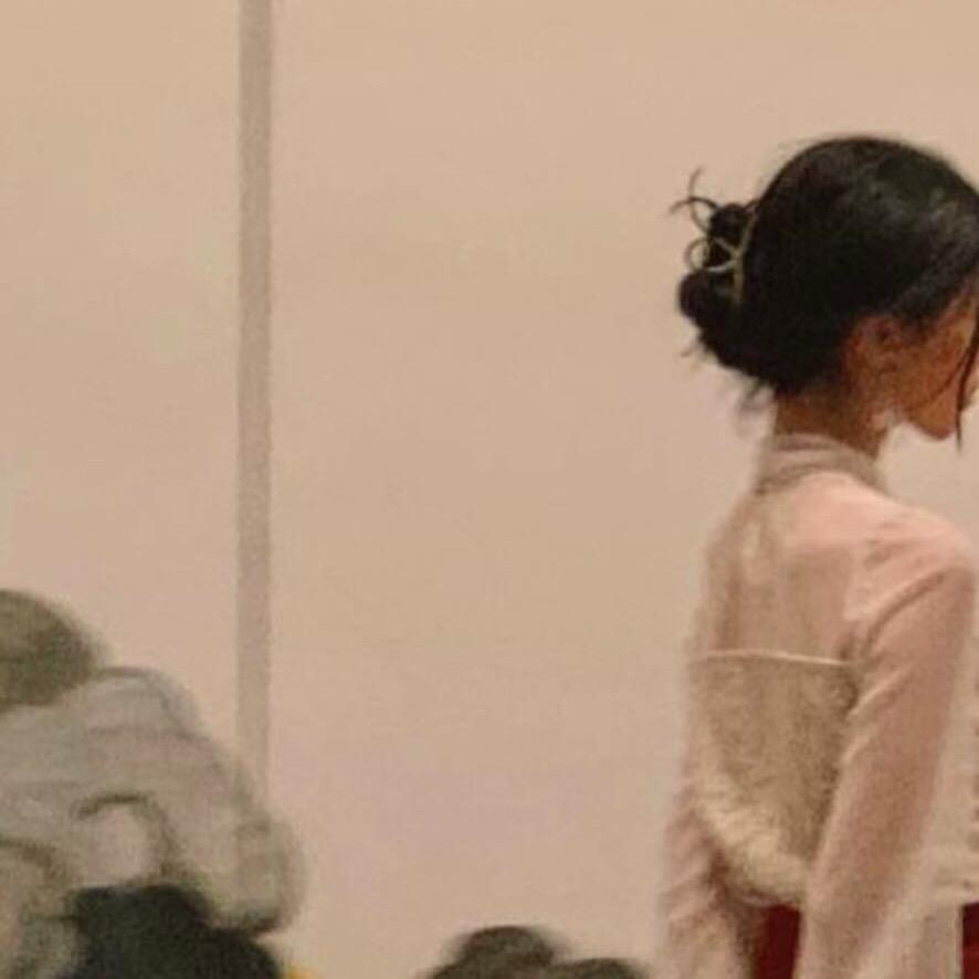 美女的事你少管