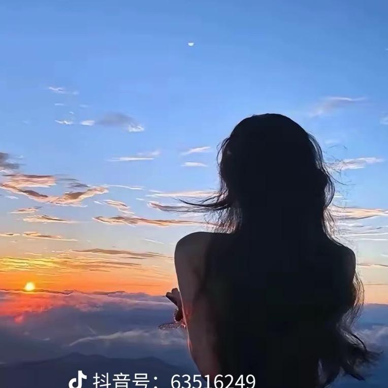 爱笑的玲玲