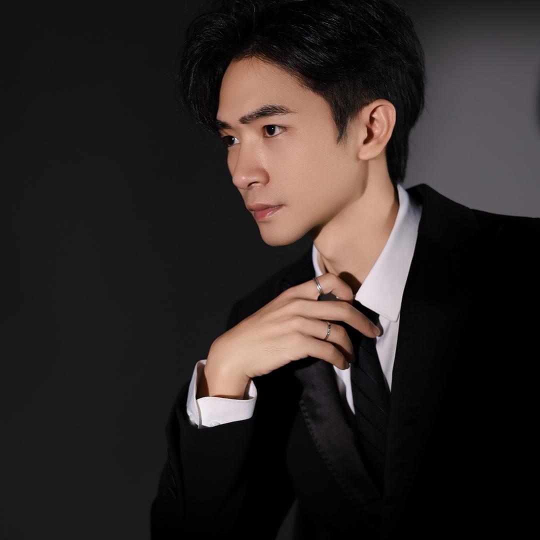 玉林烫染造型-小苏