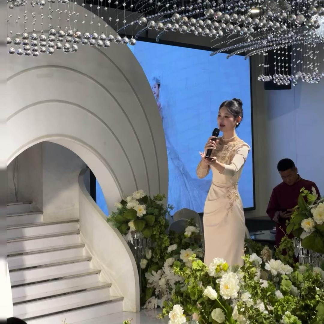 主持人｜佳宁🎤（亳州华艺团队）