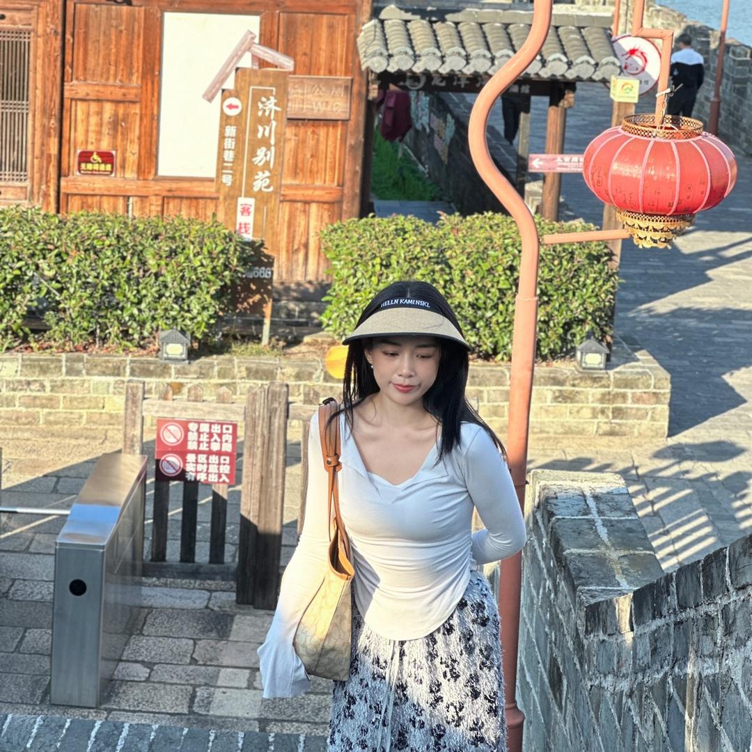 柳依