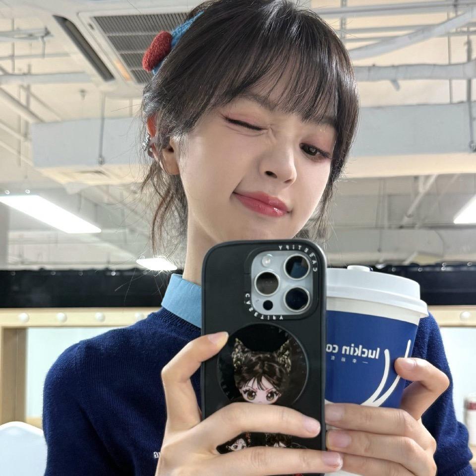 你压着我腿毛了