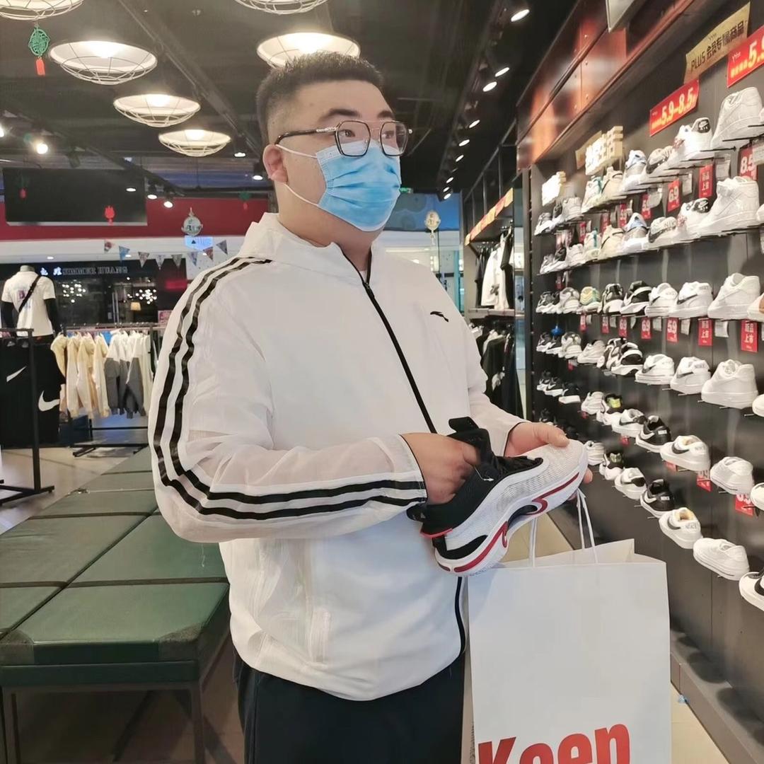 坏男孩。