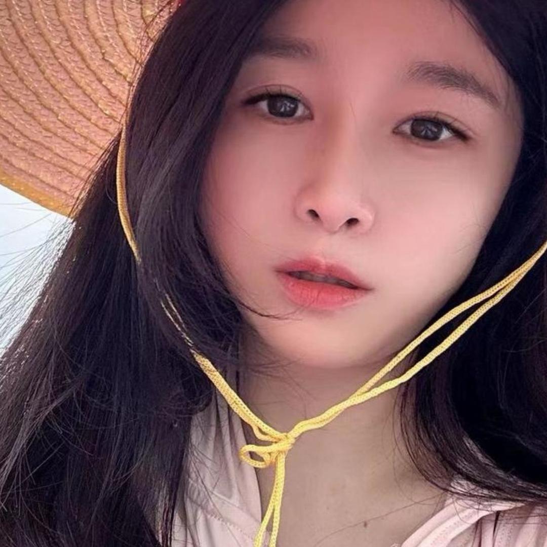小涵/