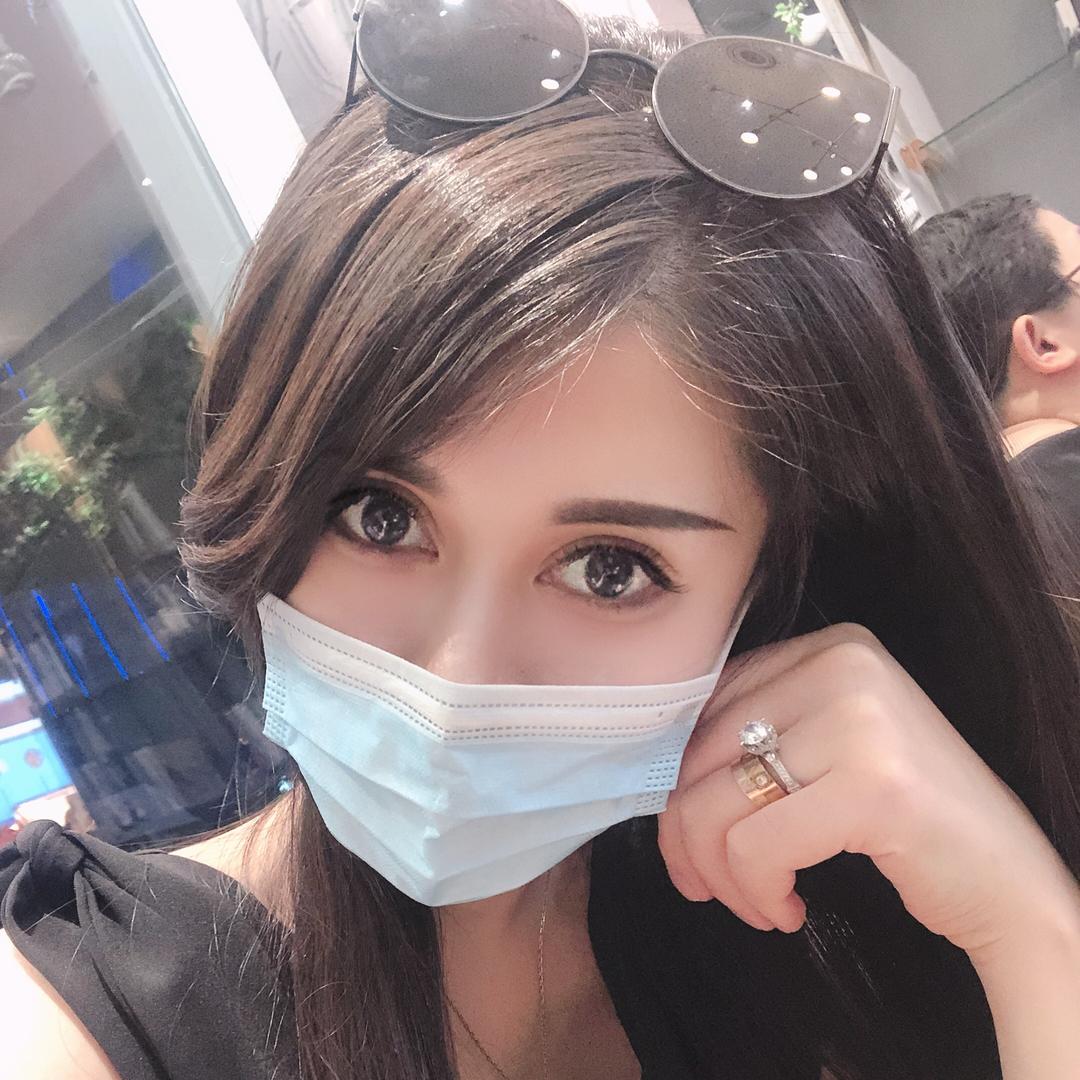 薛婷日