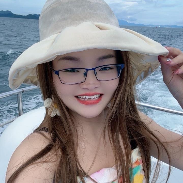 爱笑的女孩