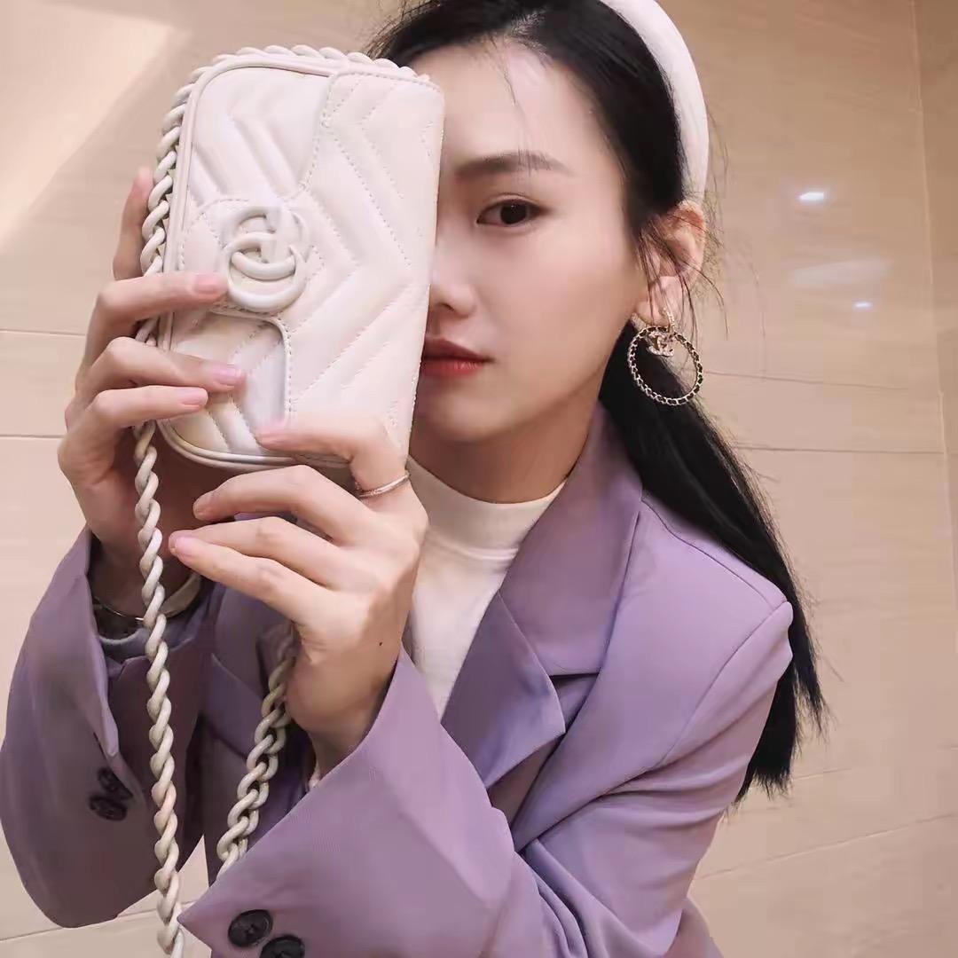 来了 伊伊