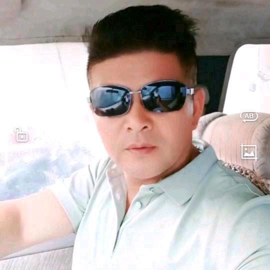 收售二手工程车。一声爸爸，一生责任。