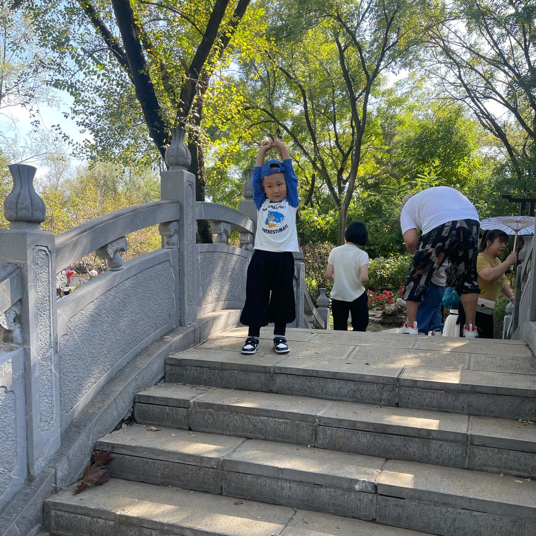 露露腻呀