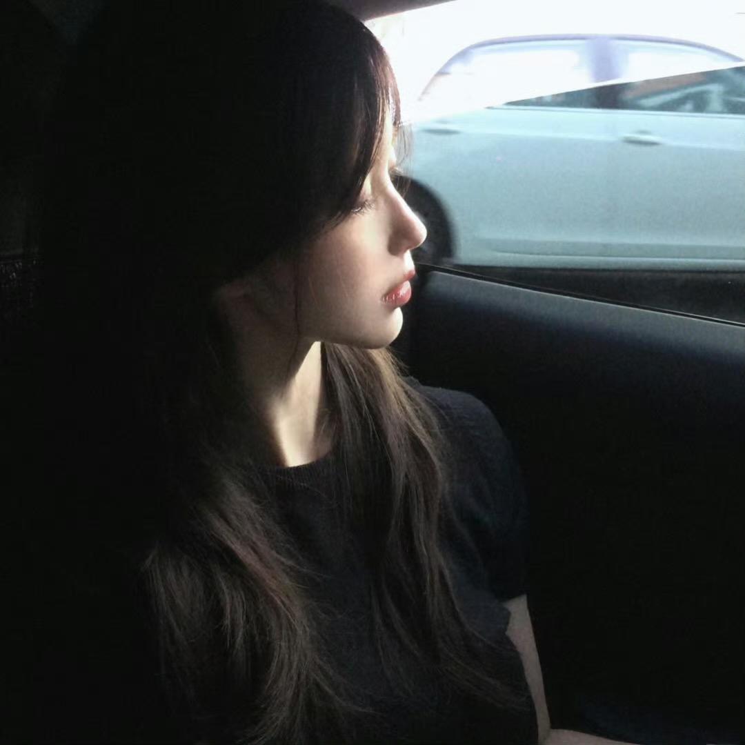 女二.
