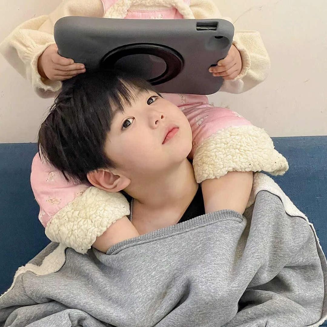 航子.