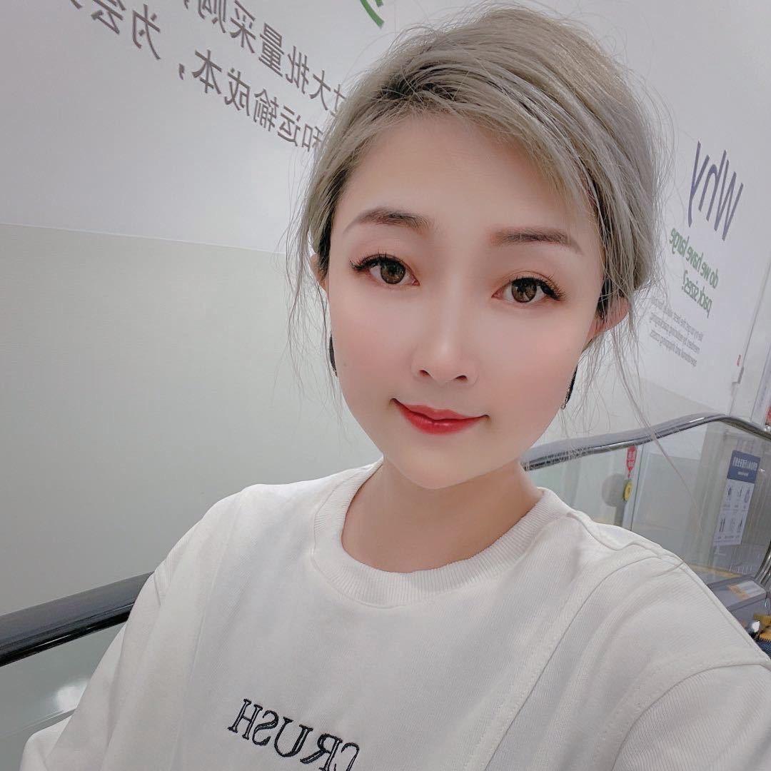 一个干了20年还在剪头的欣彤