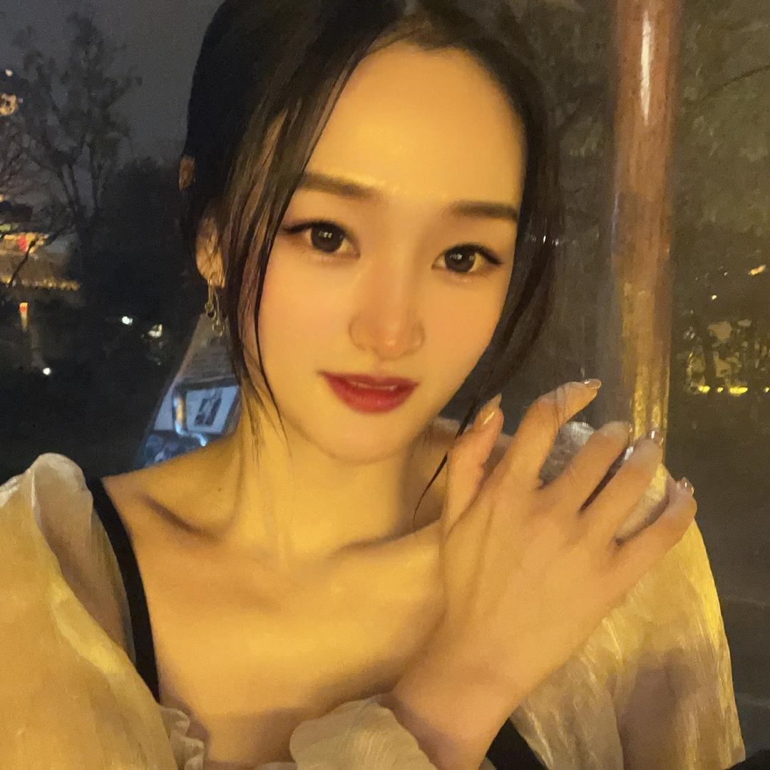 - 小小孙（潘三羊蹄小老板娘）