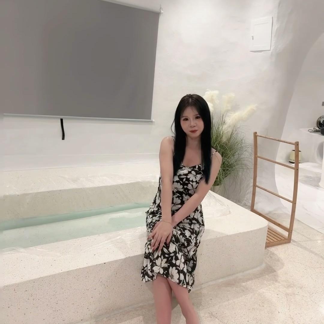 李李爱逛街