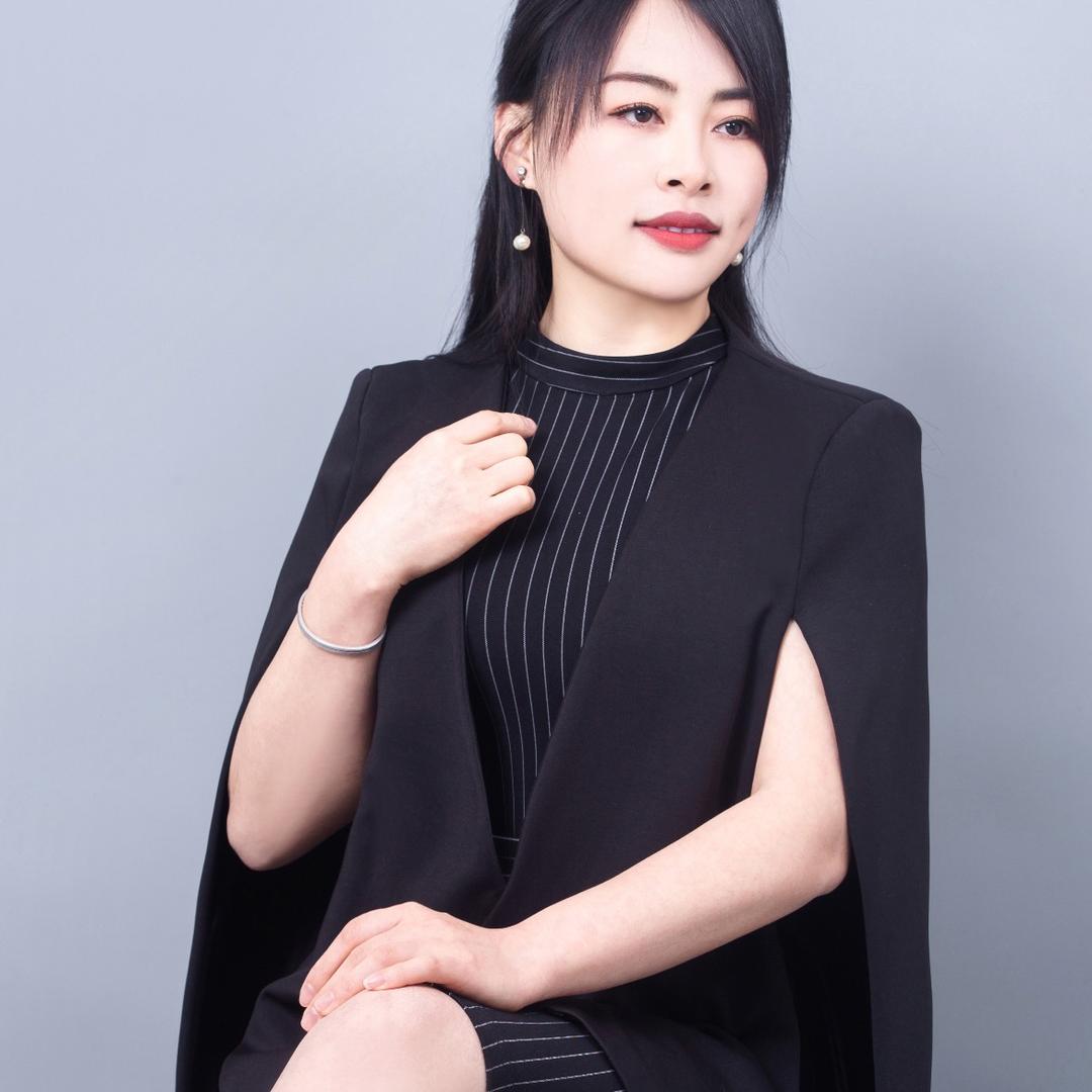 莹 莹
