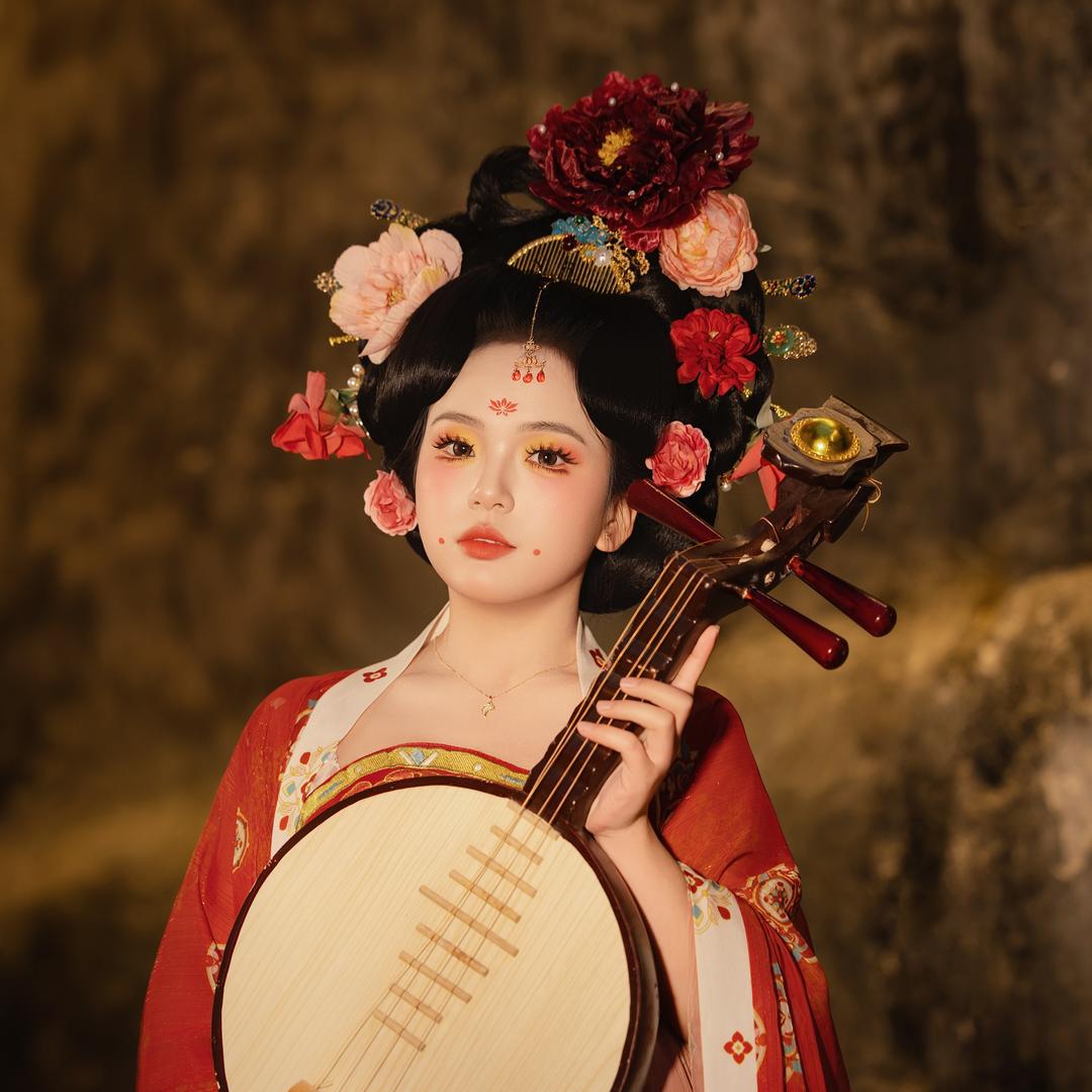 曾氏华服服装体验店