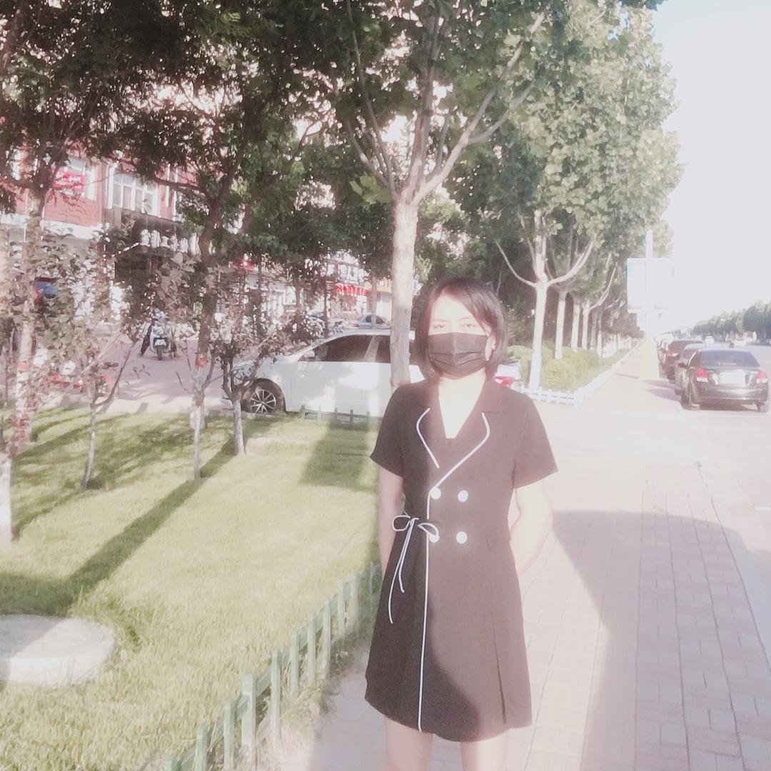 欣宝（👩🏻👧）