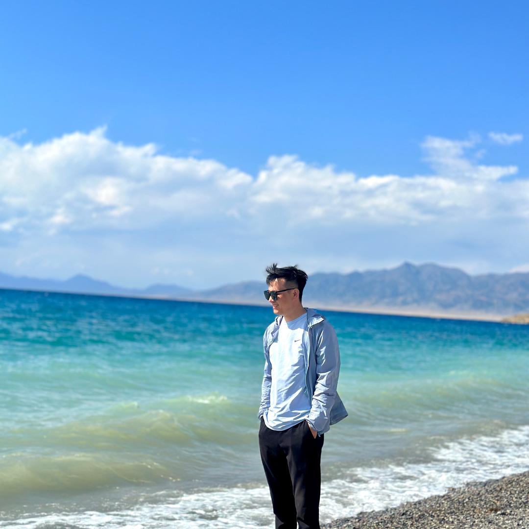 摆摊卖男装的豪哥