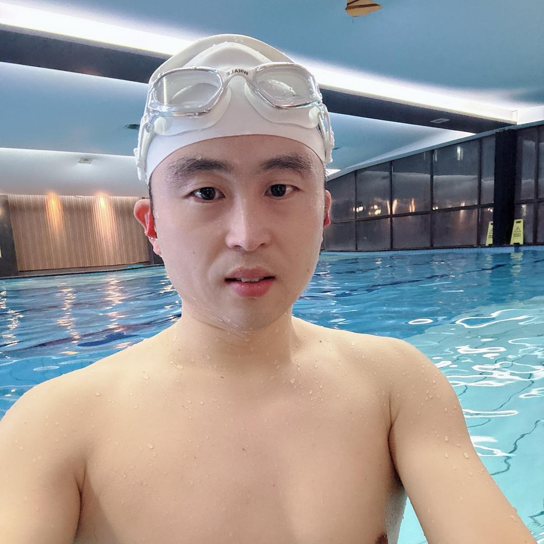 小小洣教游泳