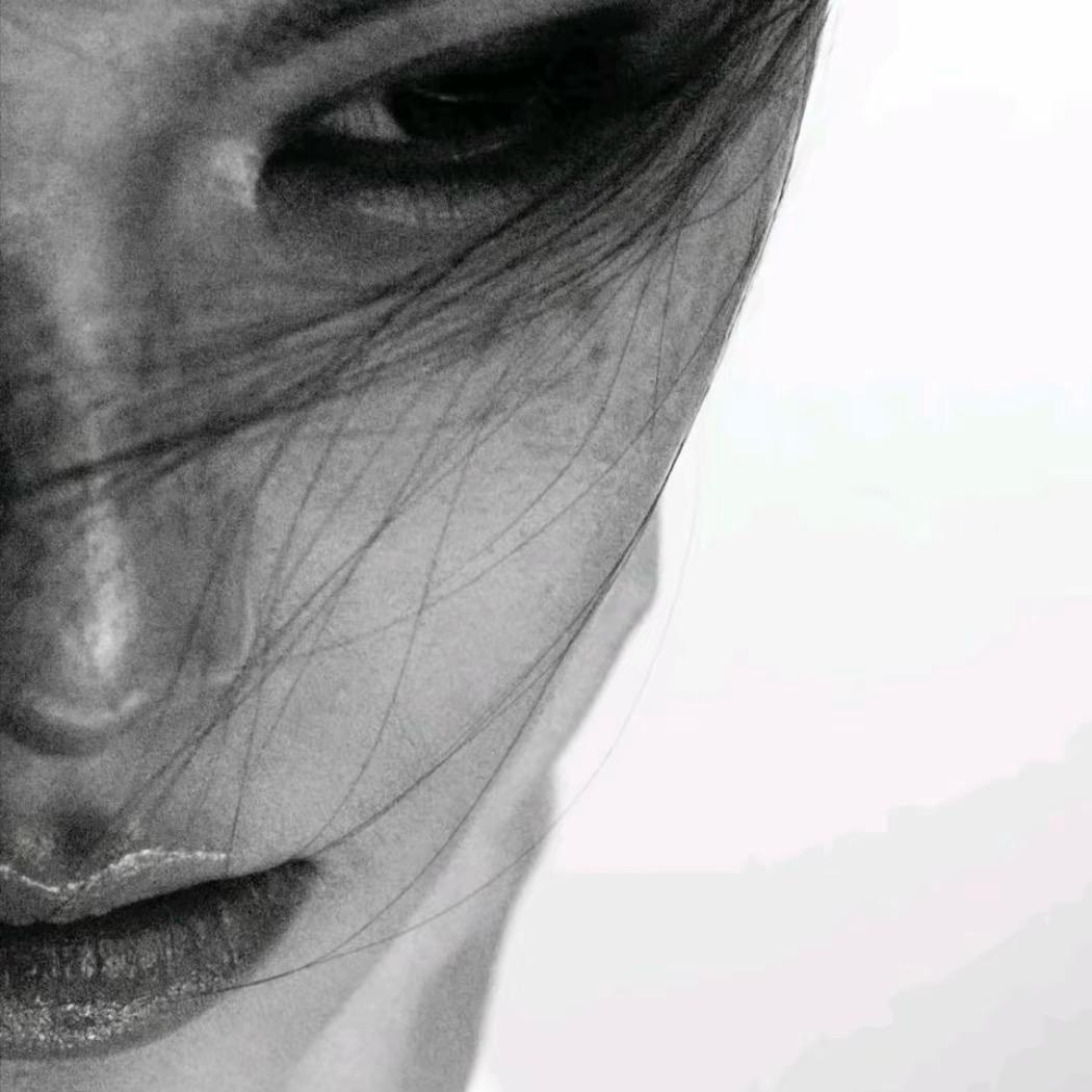 盯你照片看了好久