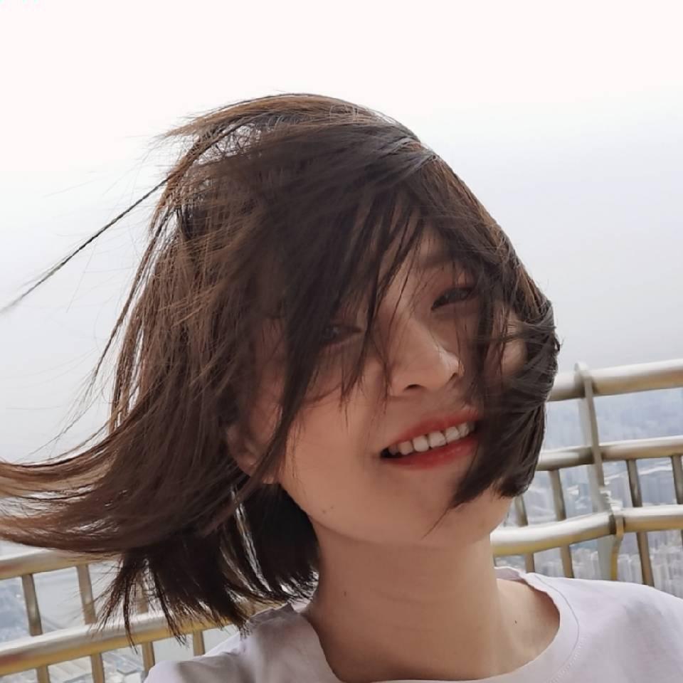 爱摄影的小妖(Sabrinia)