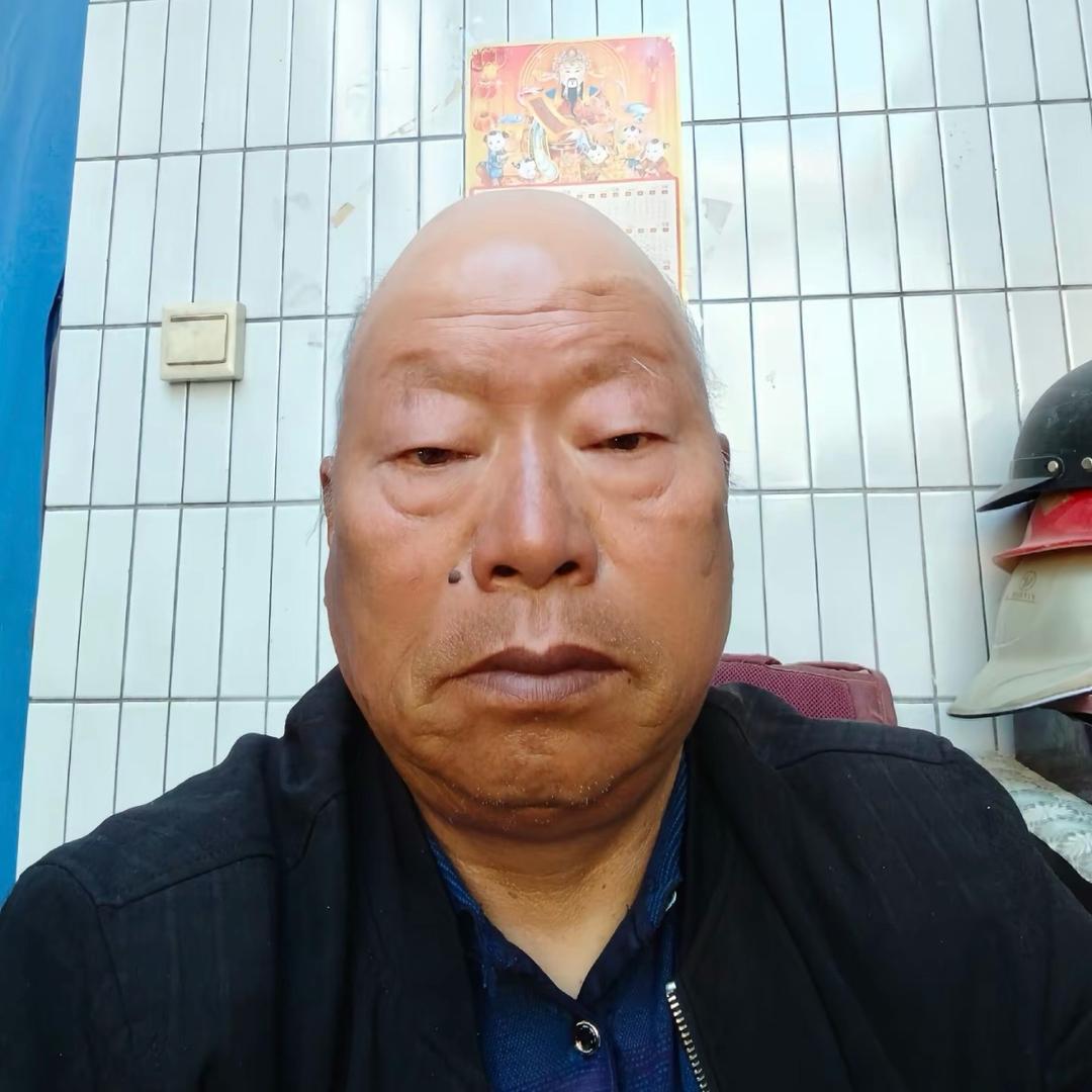 周大爷爱跳舞