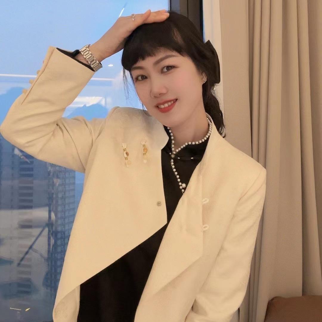 蜜地苏拉服饰
