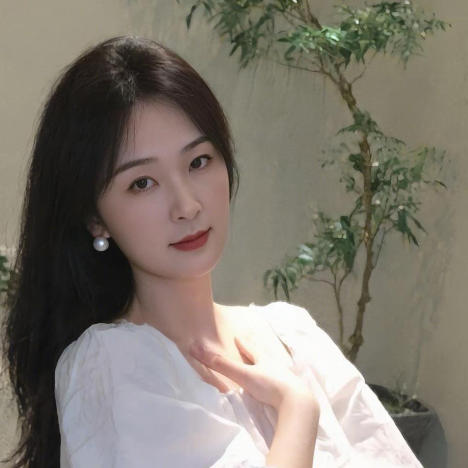 是晓艳ʸᵃ.ʚʕ̯•͡˔•̯᷅ʔɞ